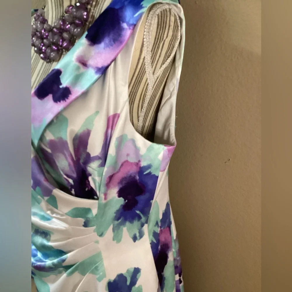 Tahari White and Green Patterned Dress - Picture 5 of 14